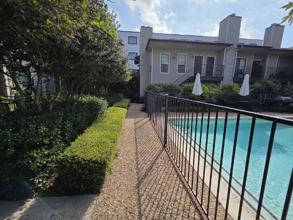 1503 N Garrett Avenue Dallas TX 75206