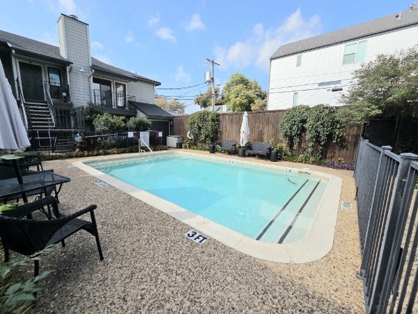 1503 N Garrett Avenue Dallas TX 75206