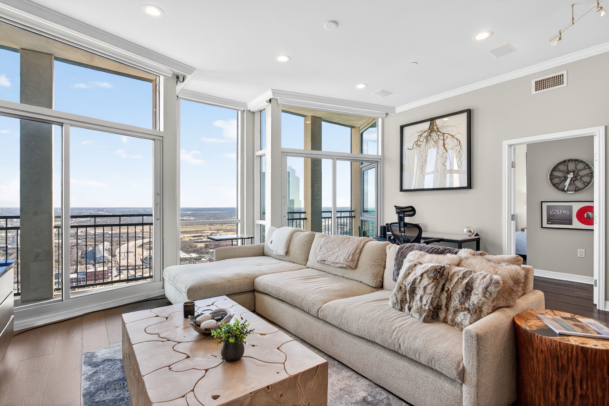 Fort Worth TX, 500 Throckmorton Street, Unit 3201