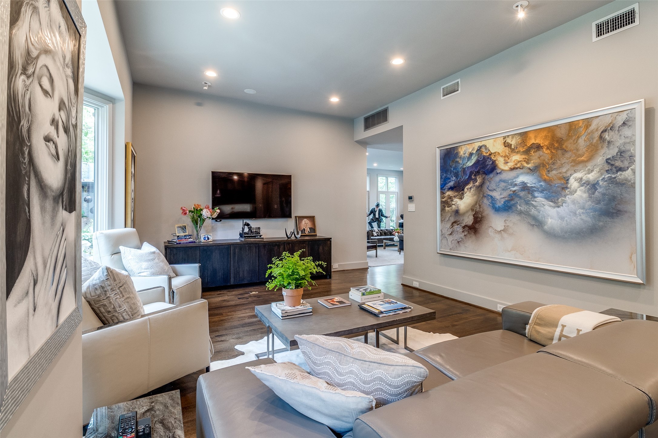 4678 Christopher Place Dallas TX 75204