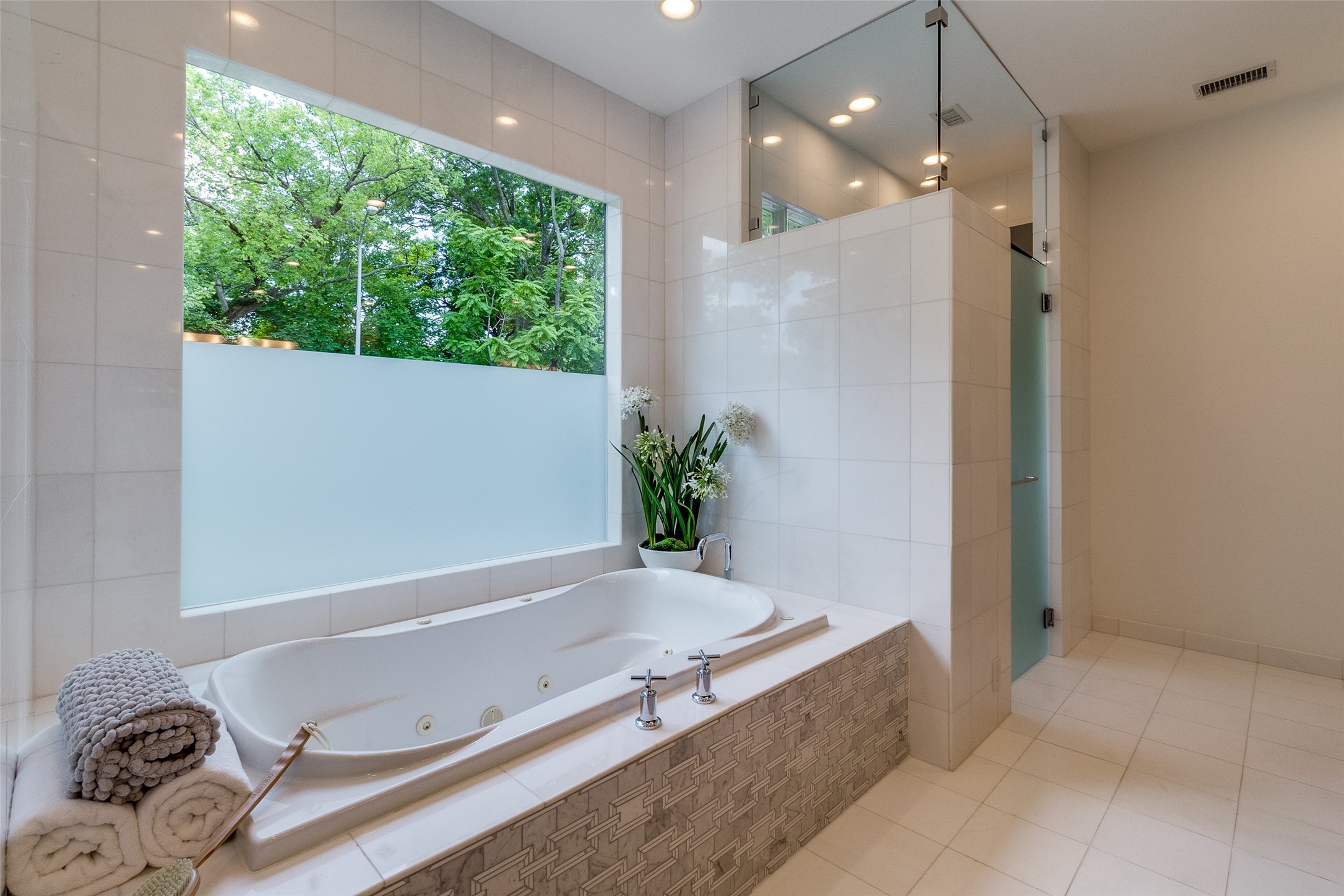 4678 Christopher Place Dallas TX 75204