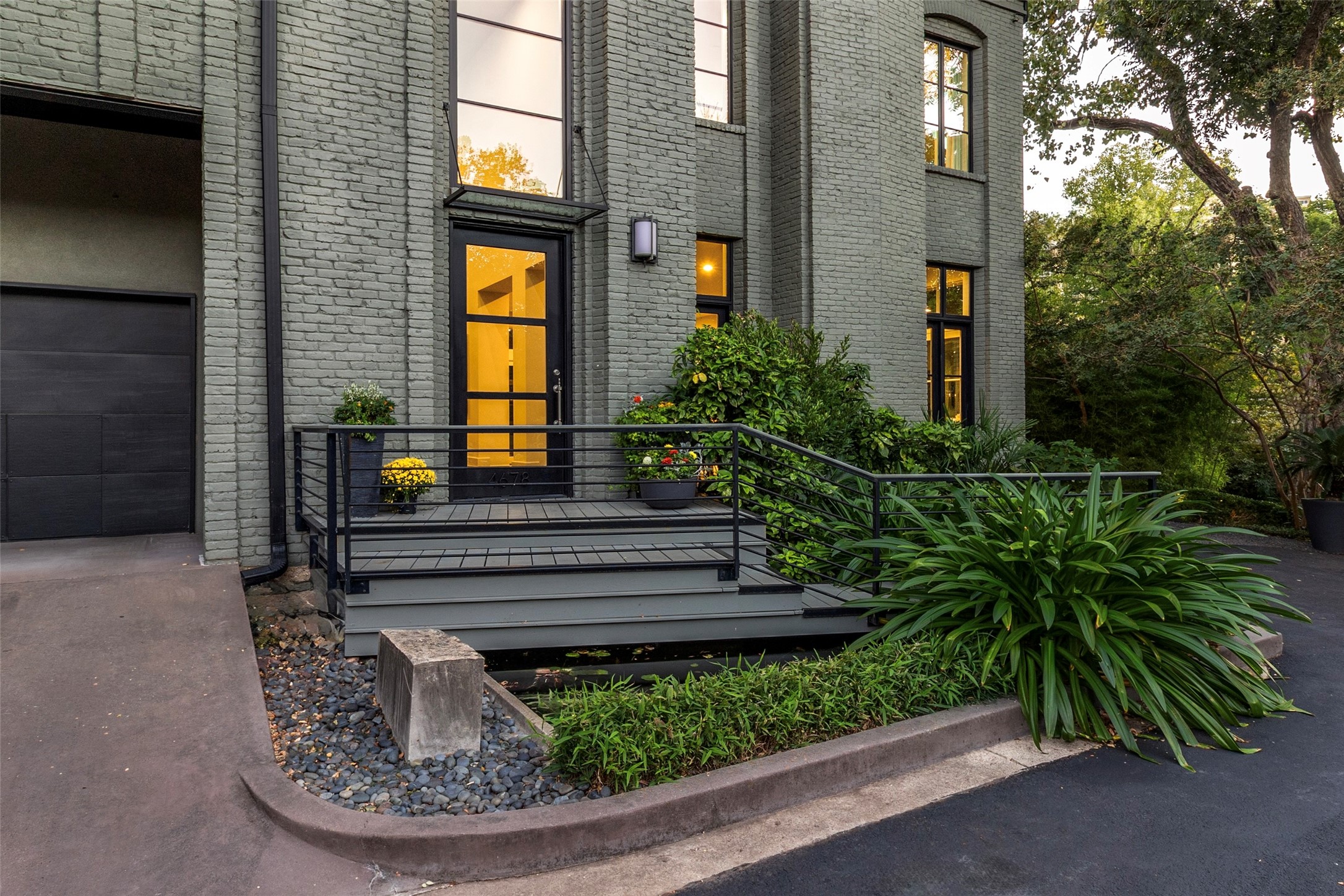4678 Christopher Place Dallas TX 75204