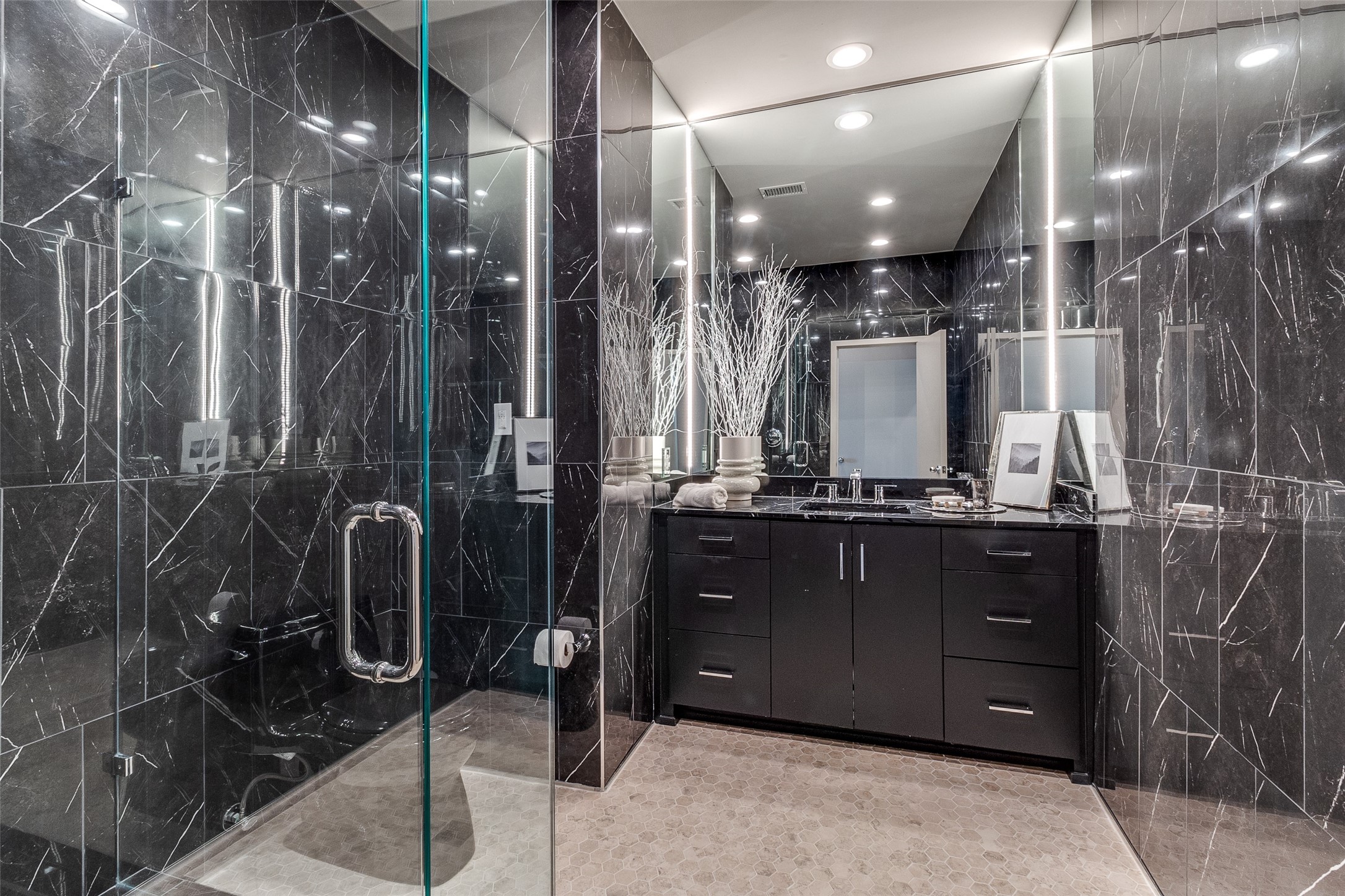 4678 Christopher Place Dallas TX 75204