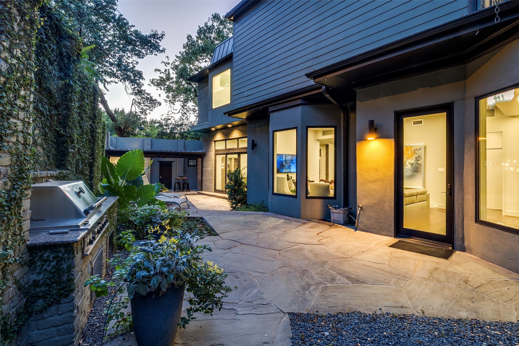 4678 Christopher Place Dallas TX 75204