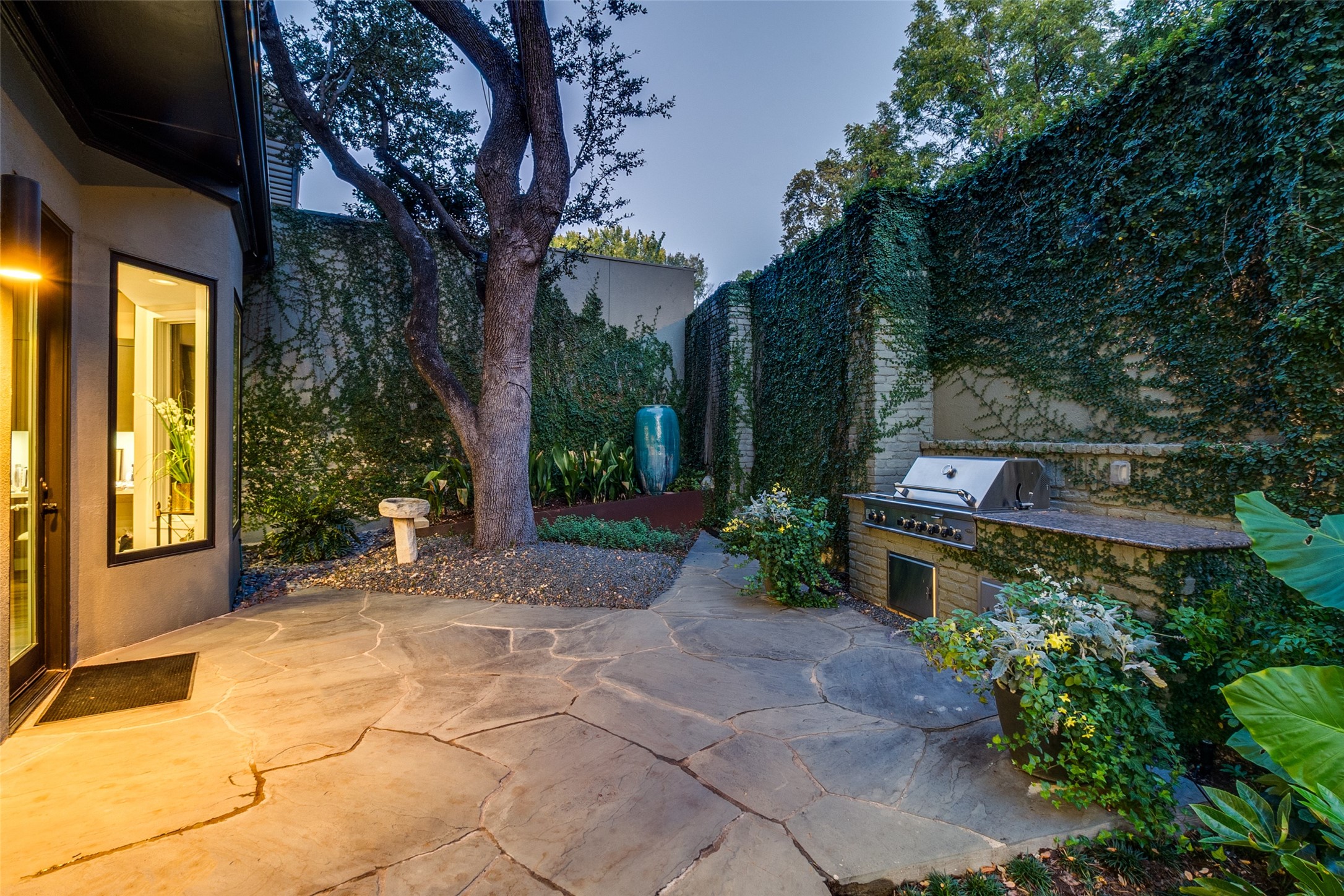4678 Christopher Place Dallas TX 75204