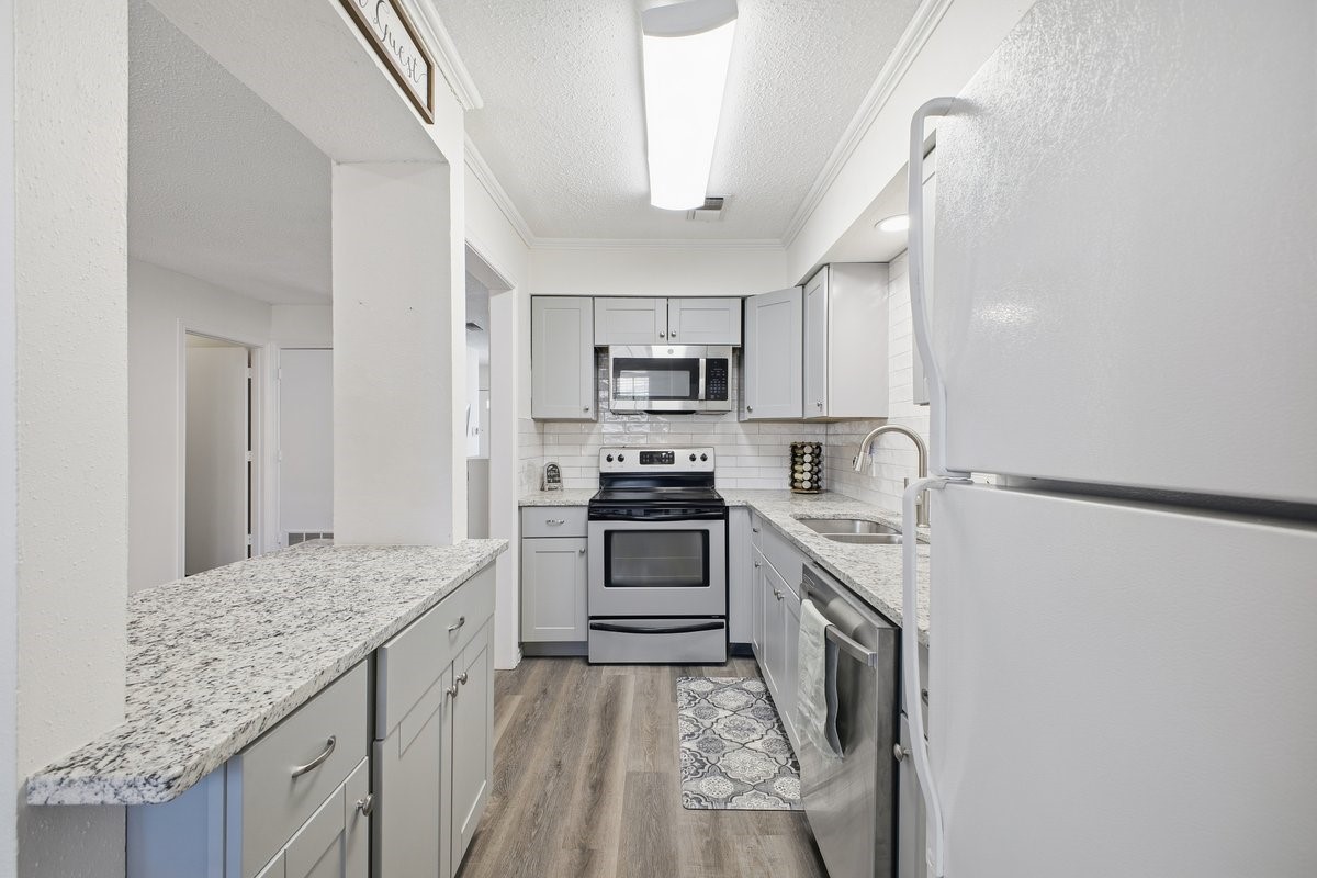 907 Roaring Springs Road Fort Worth TX 76114