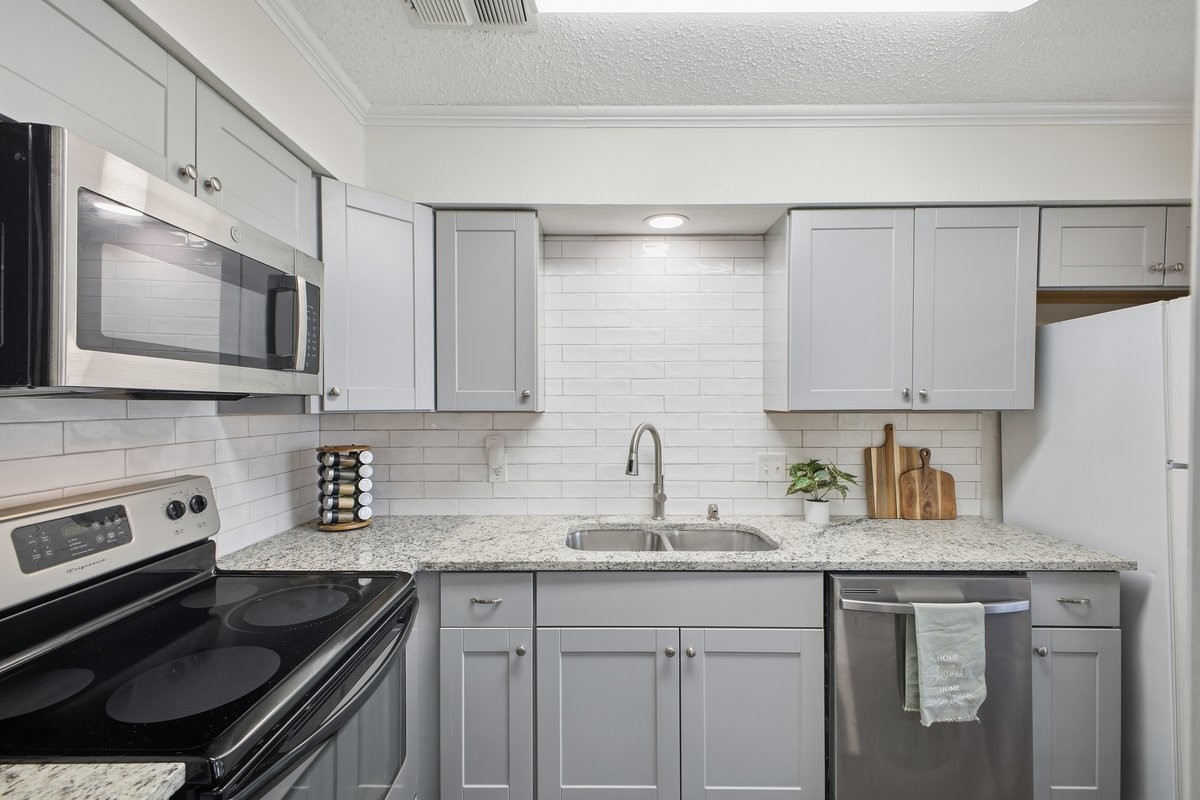 907 Roaring Springs Road Fort Worth TX 76114