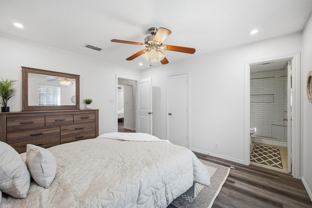 907 Roaring Springs Road Fort Worth TX 76114