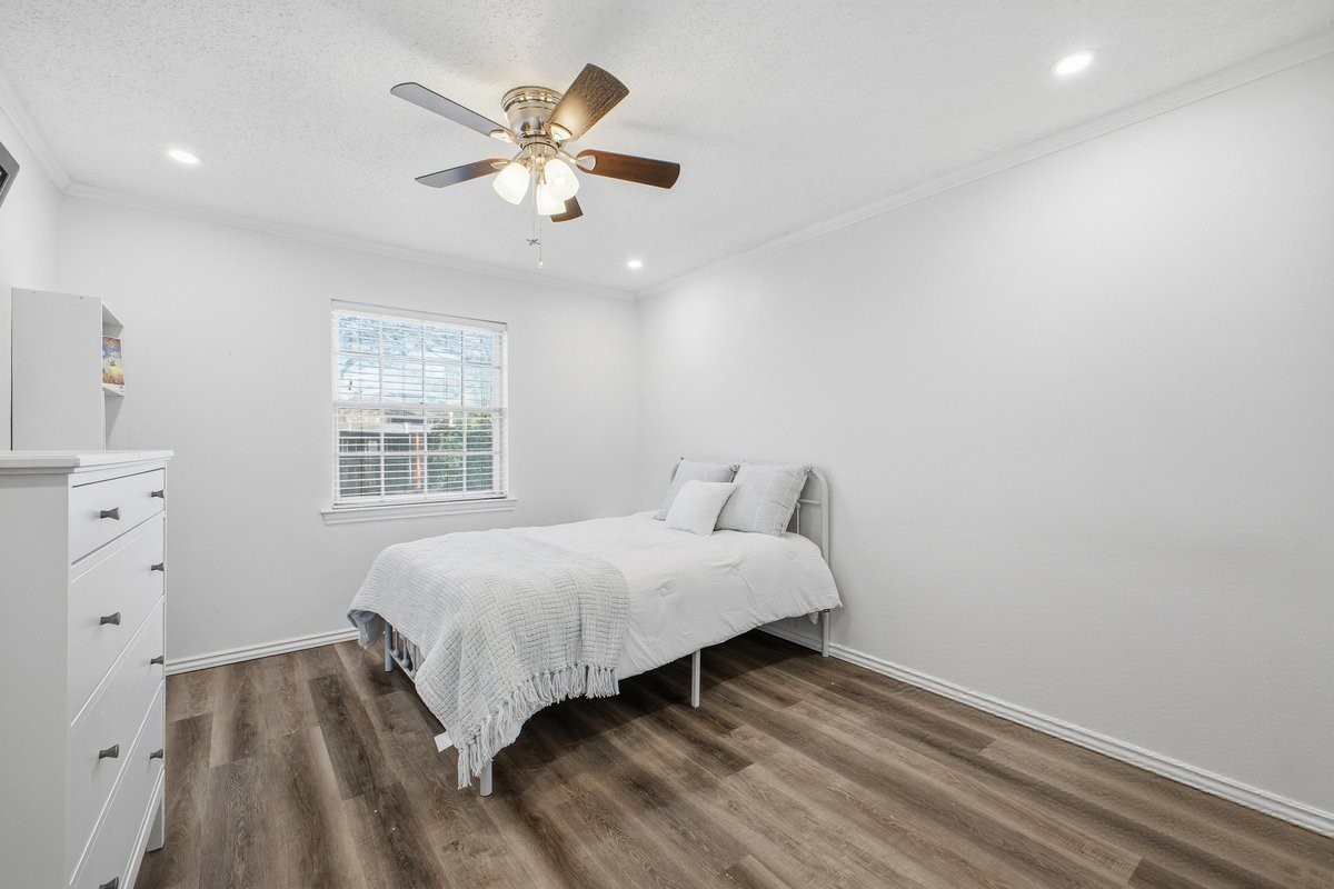 907 Roaring Springs Road Fort Worth TX 76114