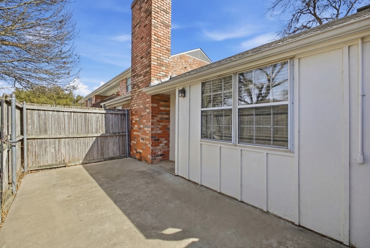 907 Roaring Springs Road Fort Worth TX 76114