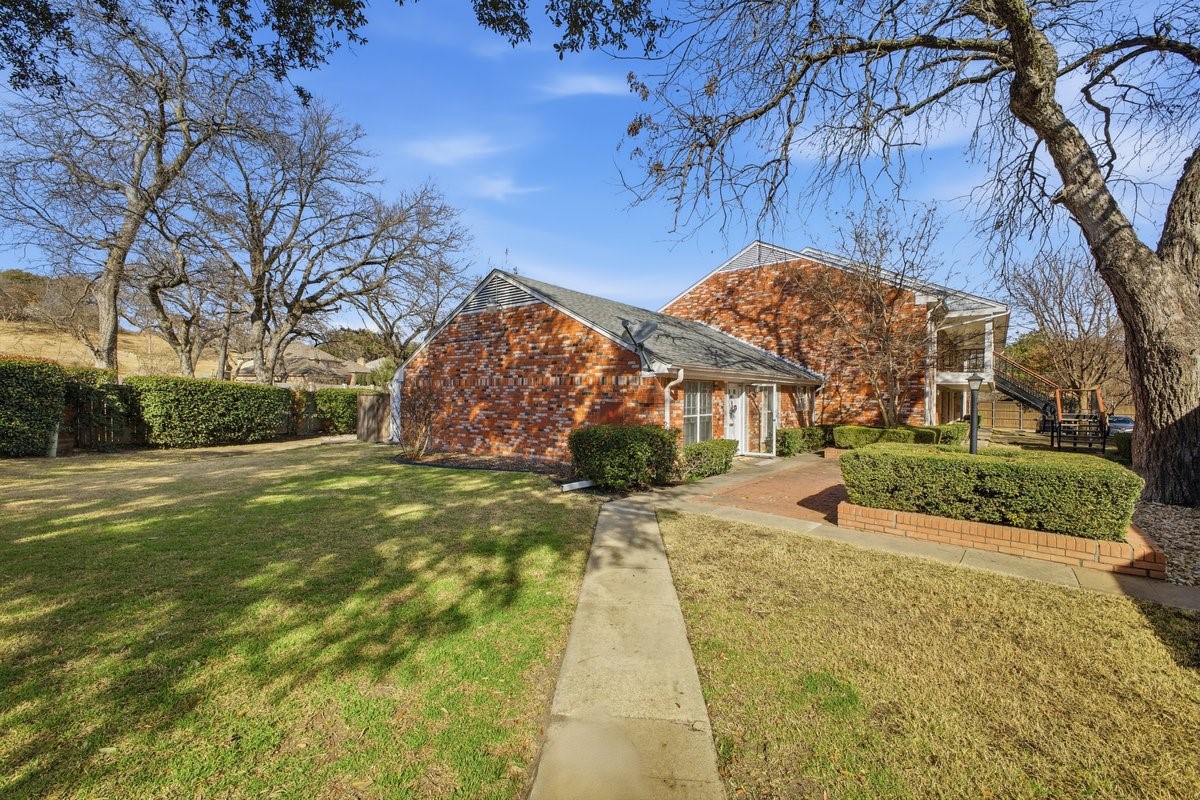 907 Roaring Springs Road Fort Worth TX 76114