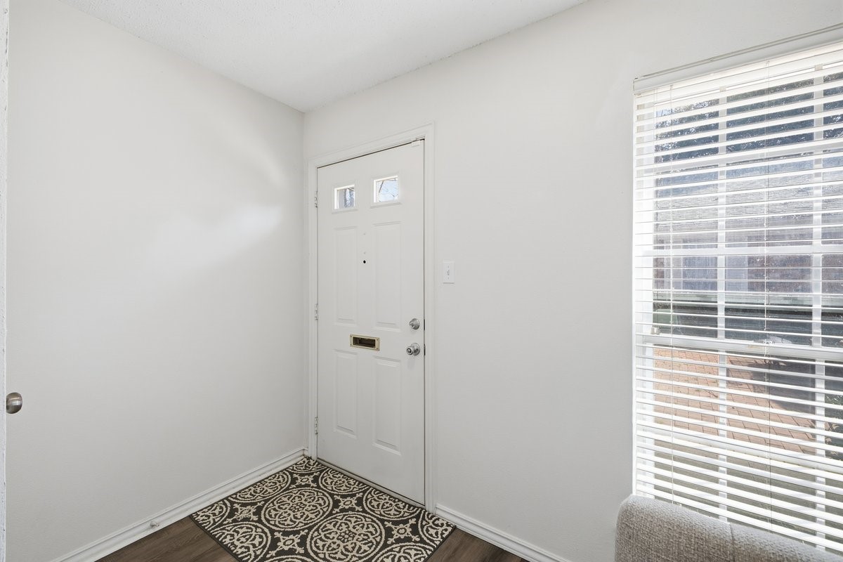 907 Roaring Springs Road Fort Worth TX 76114