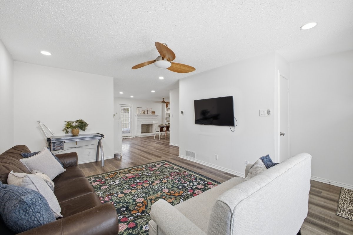 907 Roaring Springs Road Fort Worth TX 76114