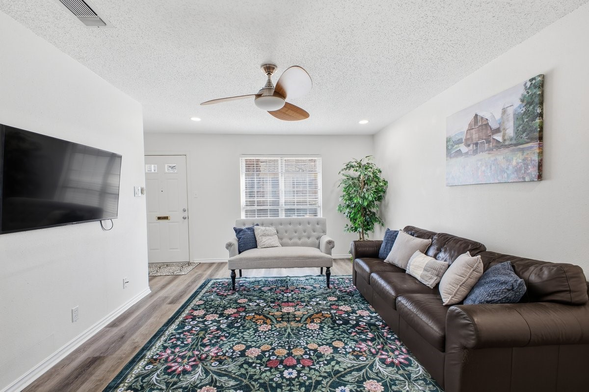 907 Roaring Springs Road Fort Worth TX 76114