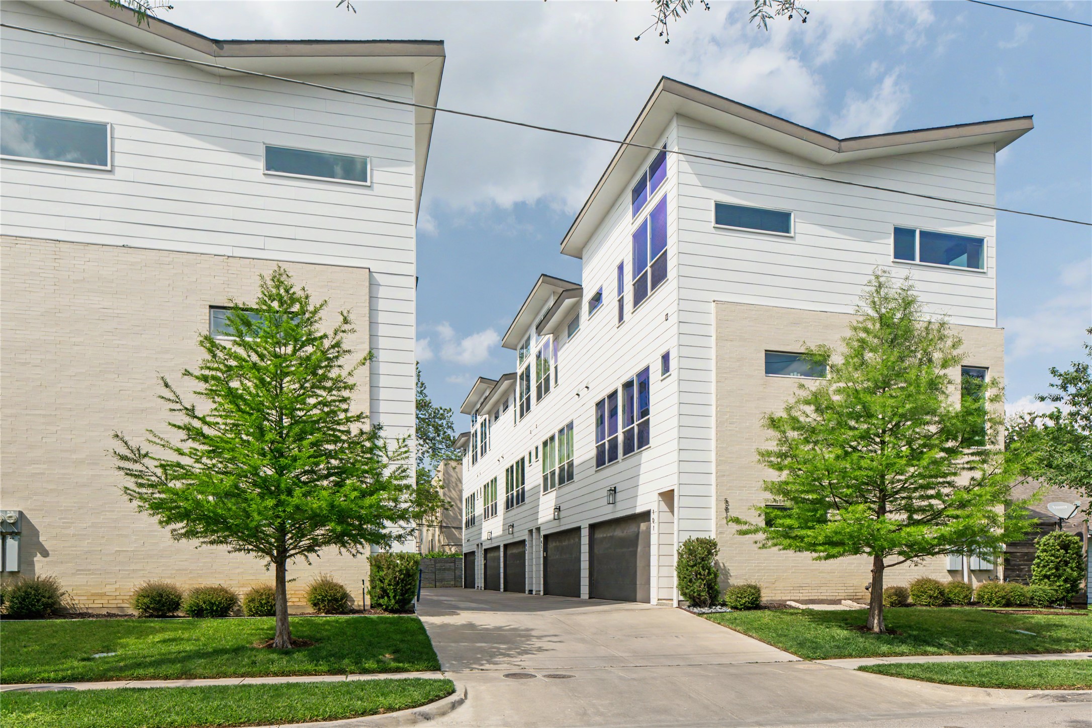 5811 Lindell Avenue Dallas TX 75206