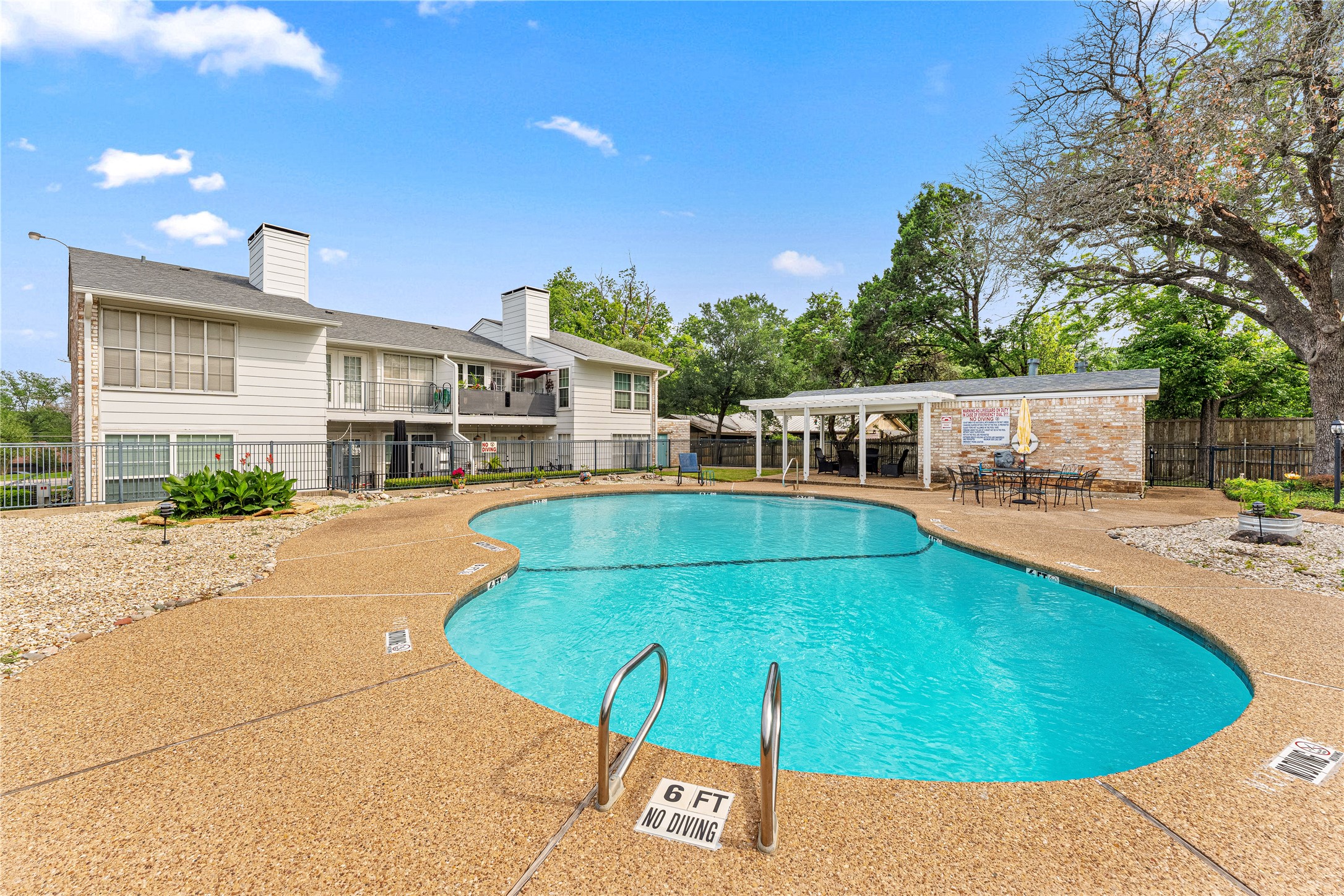 2907 Lake Shore Waco TX 76708