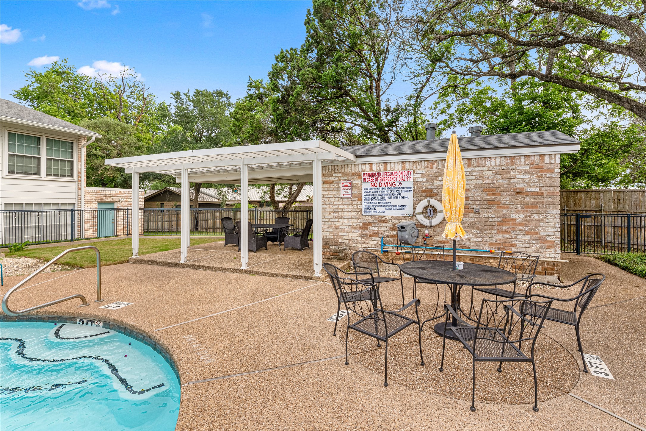2907 Lake Shore Waco TX 76708