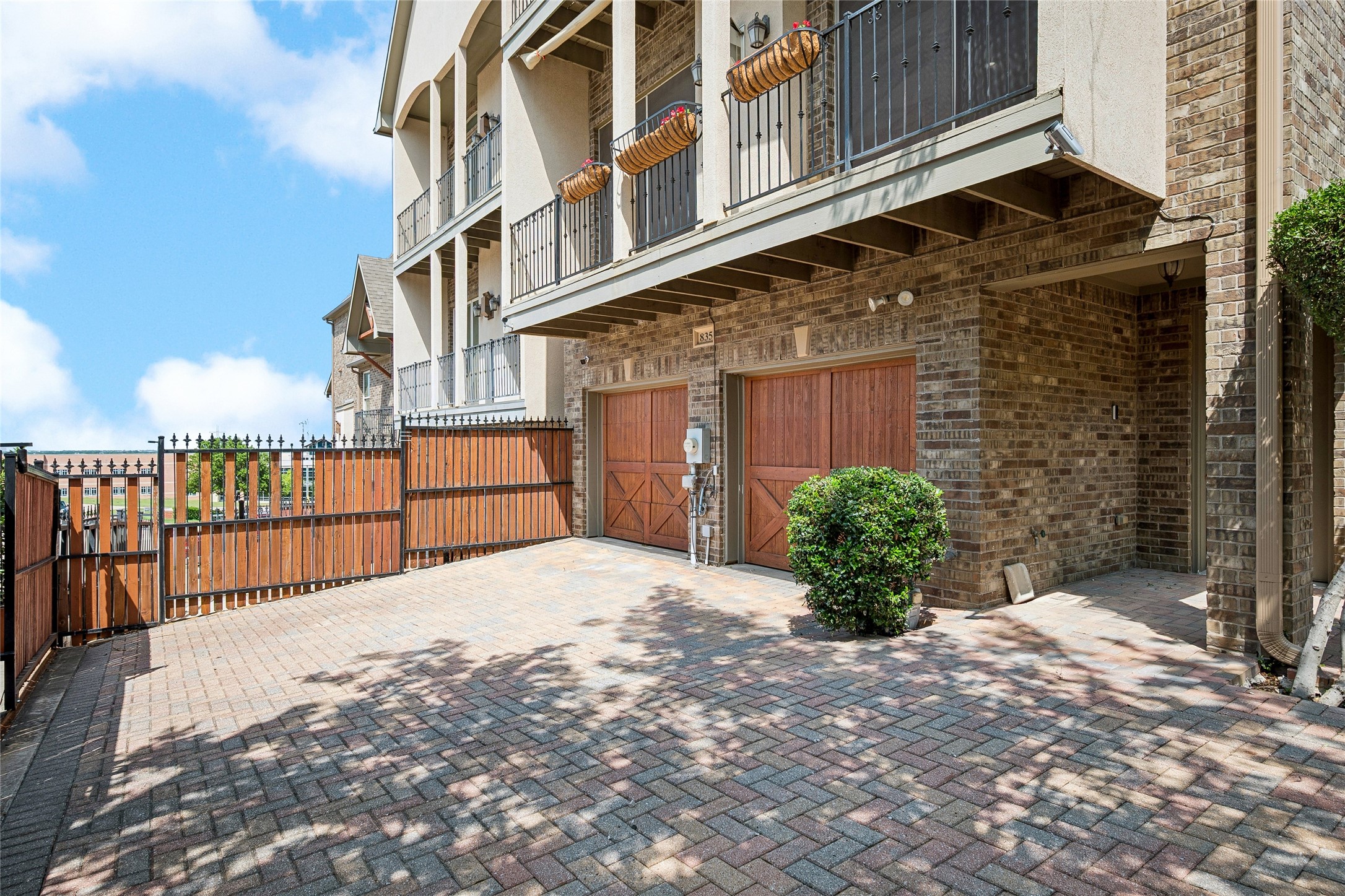 835 Rockingham Drive Irving TX 75063