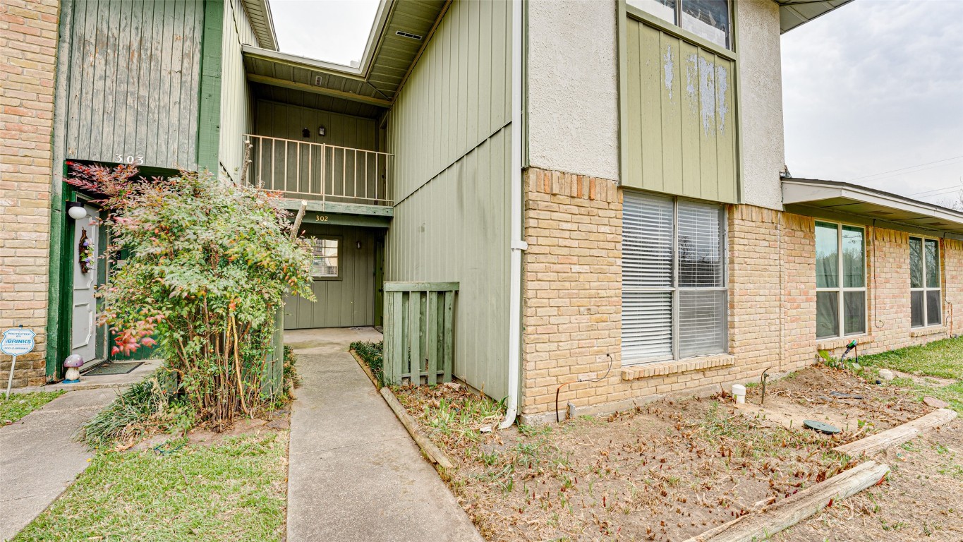 1402 S Carrier Parkway Grand Prairie TX 75051