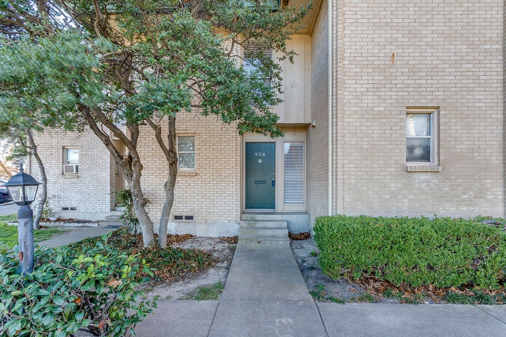 954 S Weatherred Drive Richardson TX 75080