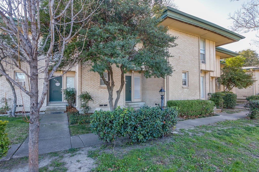 954 S Weatherred Drive Richardson TX 75080