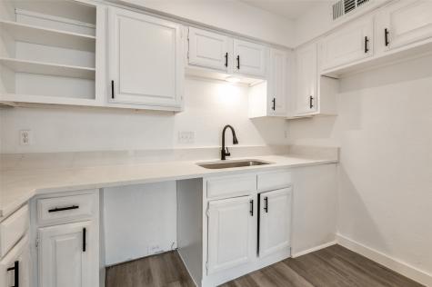 2326 Sherry Street Arlington TX 76014