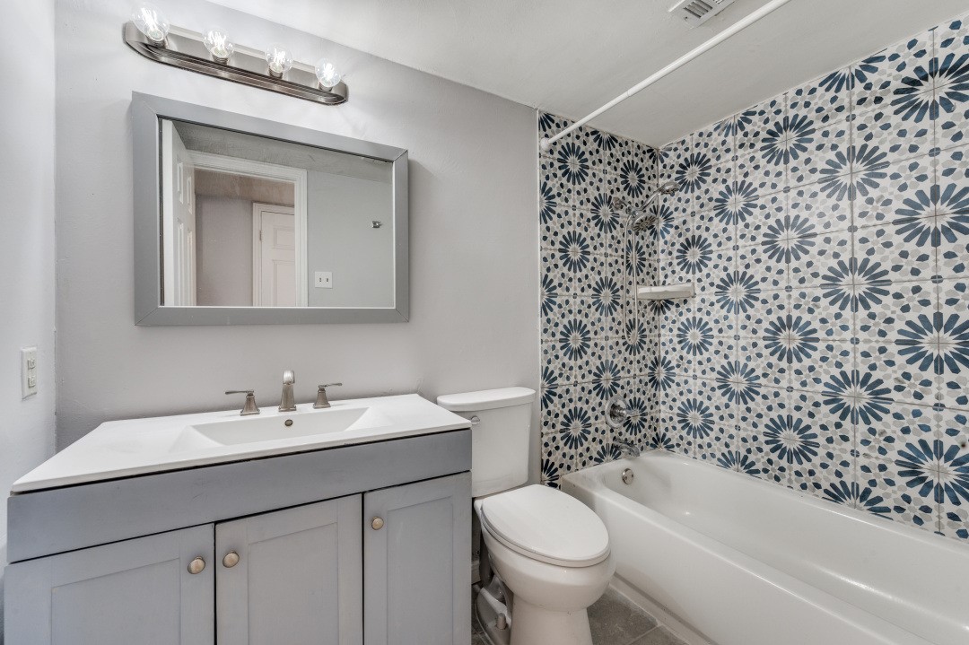 2835 Keller Springs Carrollton TX 75006
