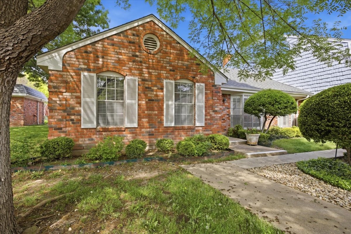 1117 Roaring Springs Road Fort Worth TX 76114