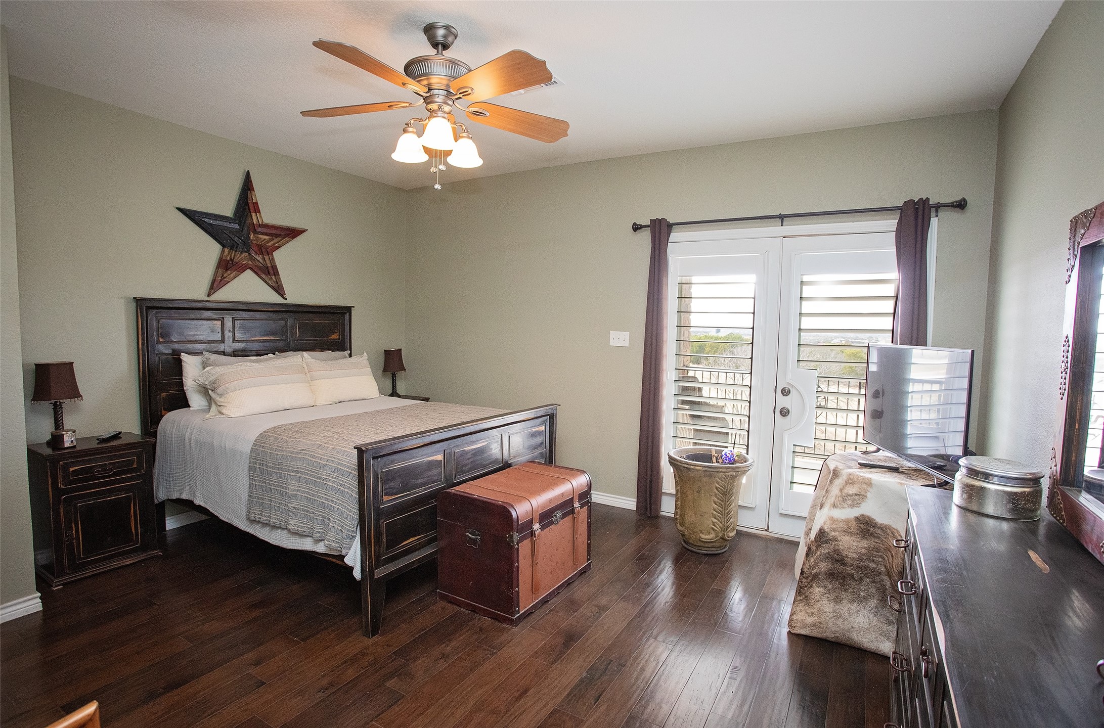 1204 Eagle Point Graford TX 76449