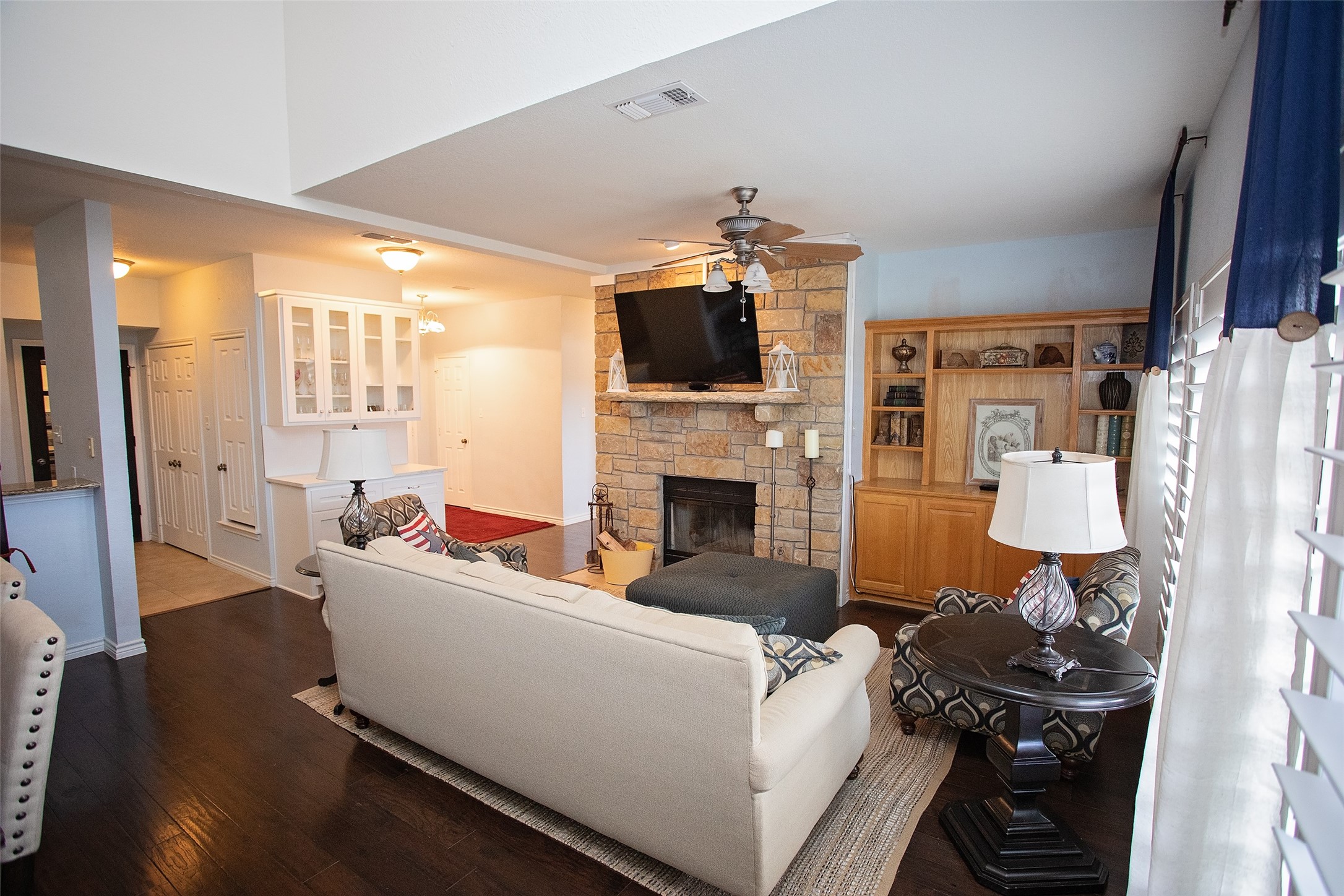 1204 Eagle Point Graford TX 76449