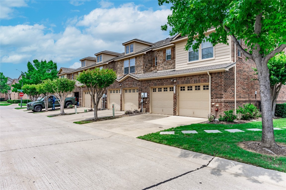 2206 Canterbury Park Drive Grand Prairie TX 75050