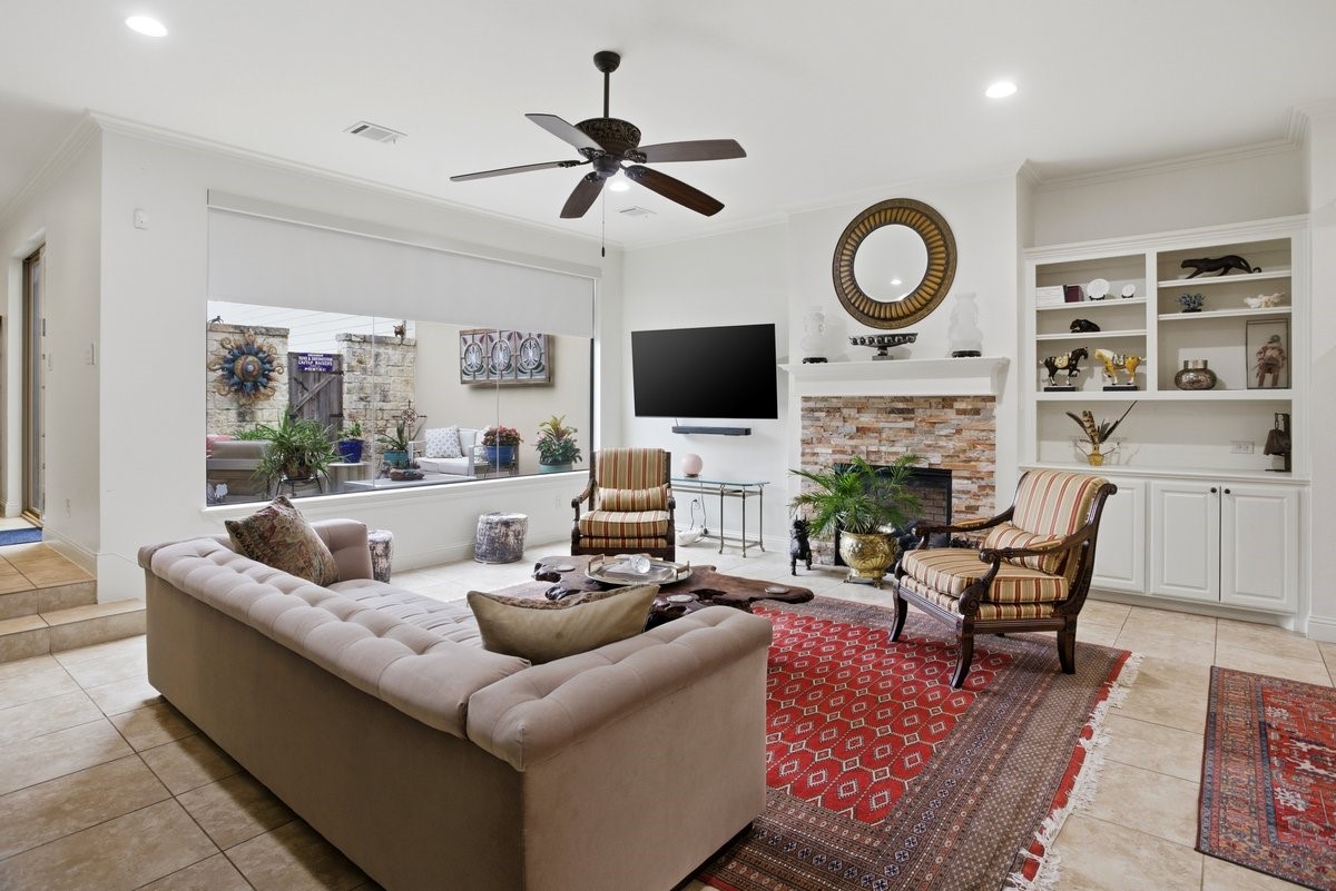 5026 Pershing Avenue Fort Worth TX 76107