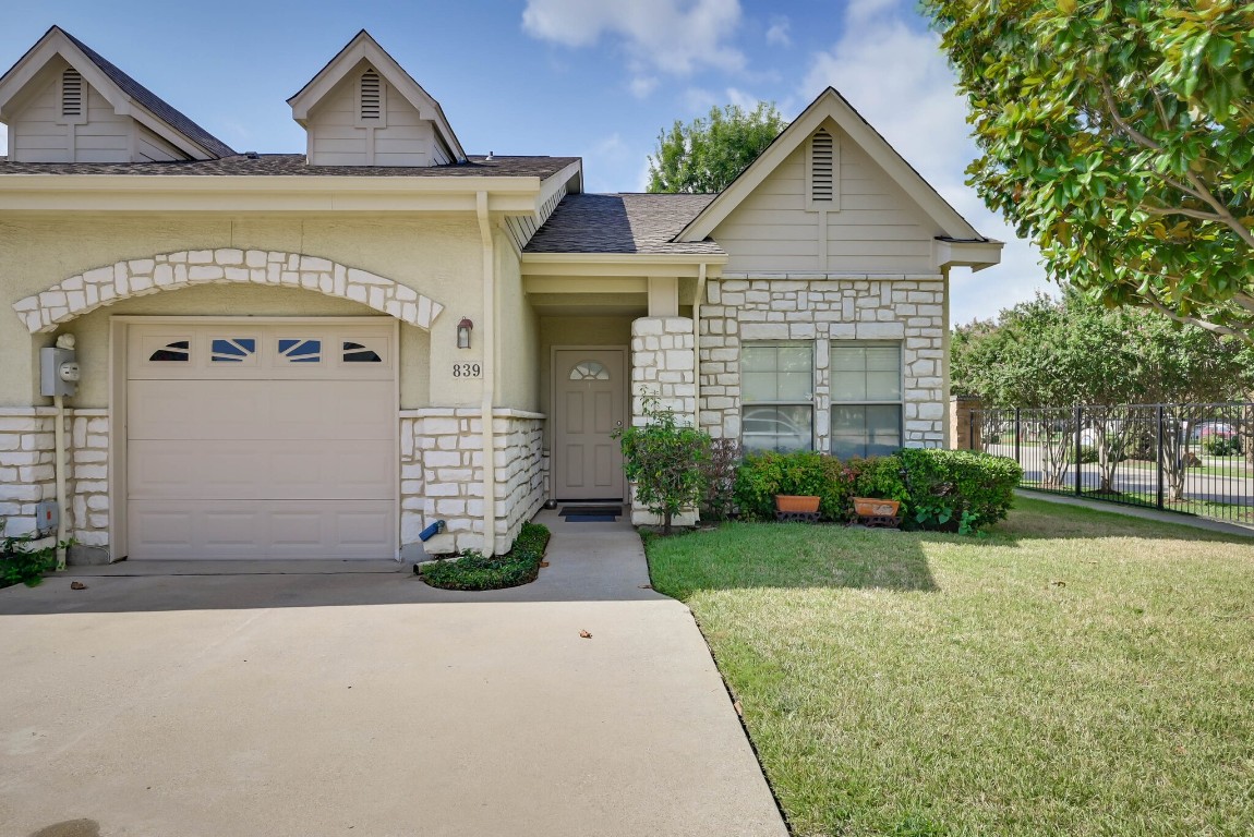 839 Lindbergh Lane Grand Prairie TX 75051