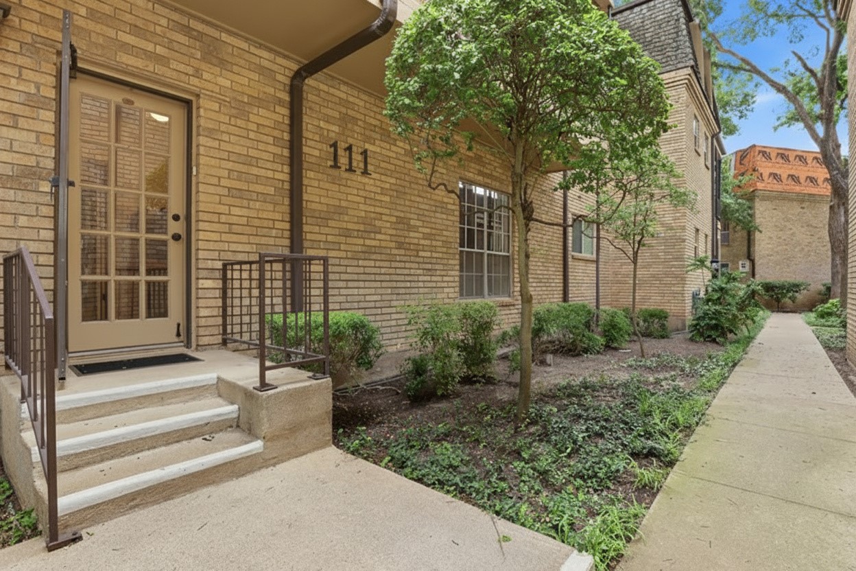 4312 Bellaire Drive S Fort Worth TX 76109