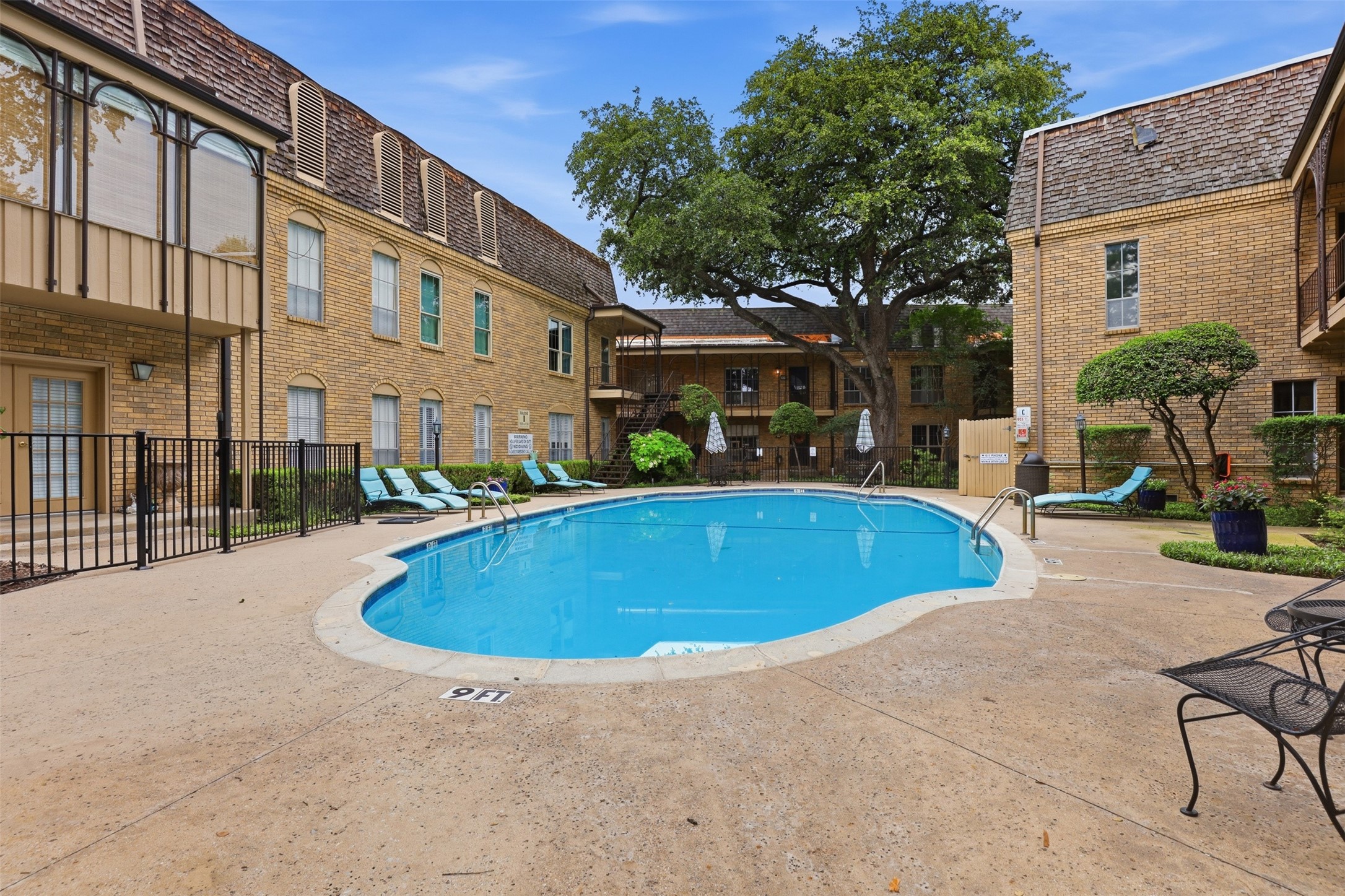 4312 Bellaire Drive S Fort Worth TX 76109