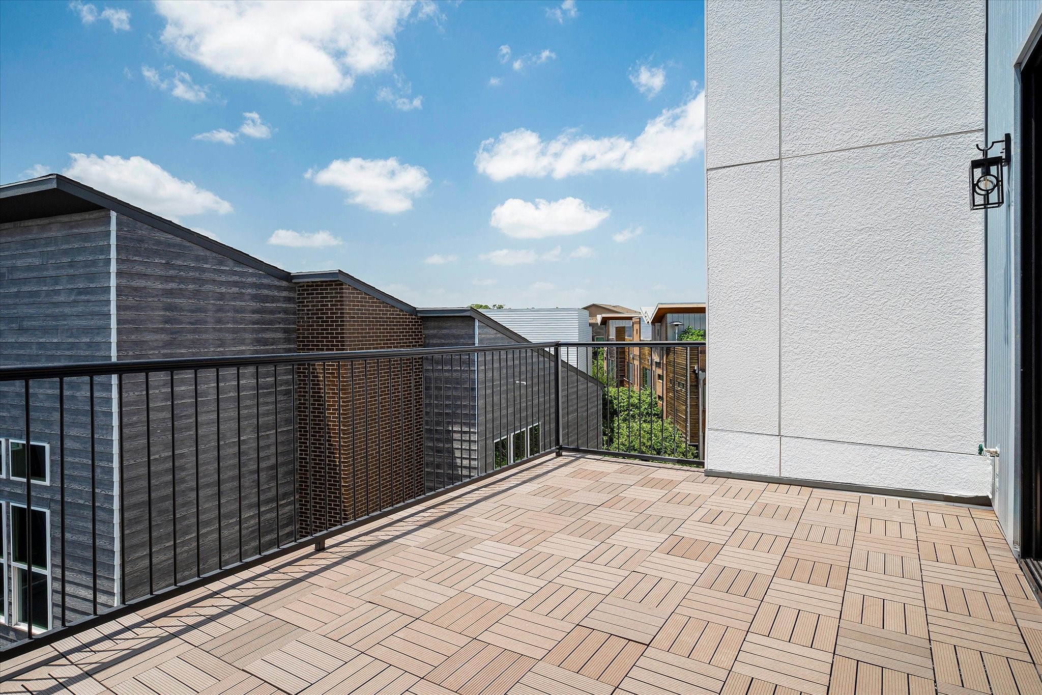 381 E Greenbriar Lane Dallas TX 75203
