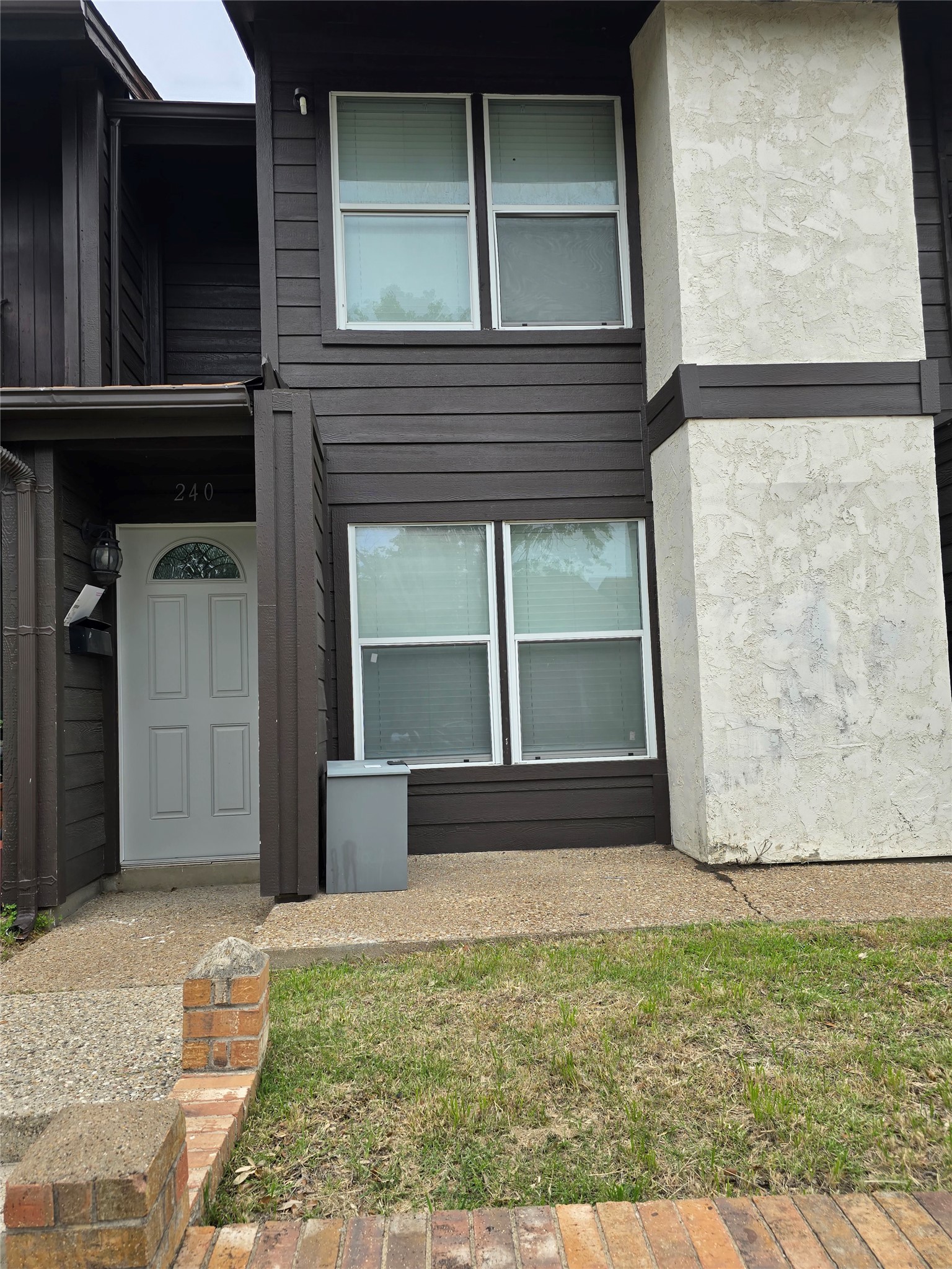 240 Rolling Hills Place Lancaster TX 75146