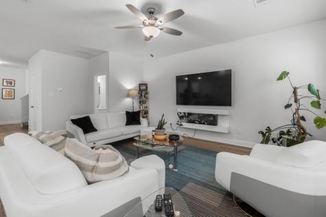 6834 Neals Way Arlington TX 76001