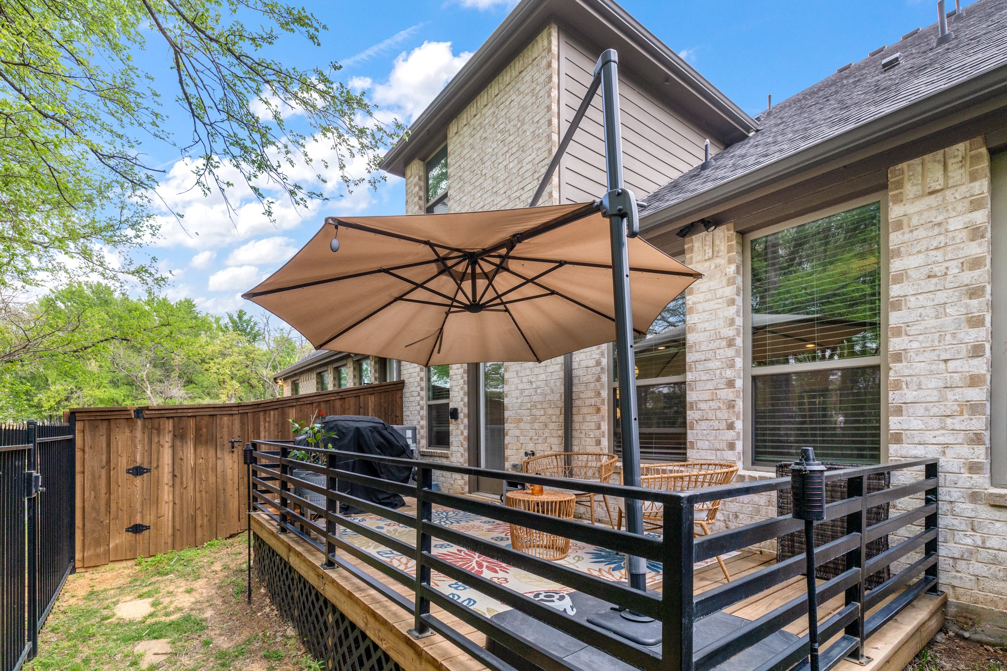 6834 Neals Way Arlington TX 76001