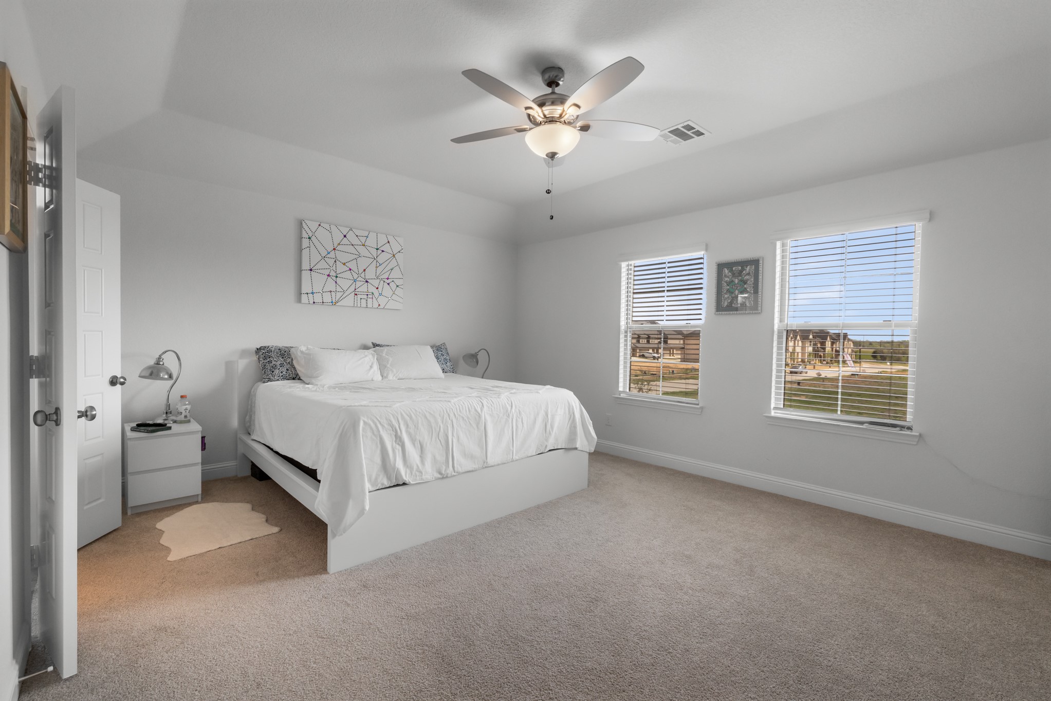 6834 Neals Way Arlington TX 76001