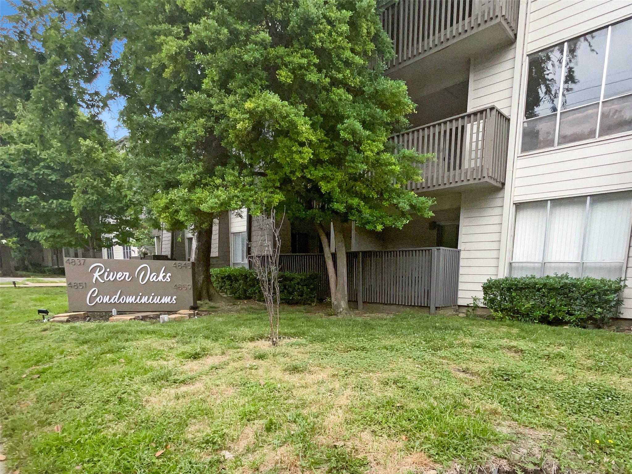 4851 Cedar Springs Road Dallas TX 75219