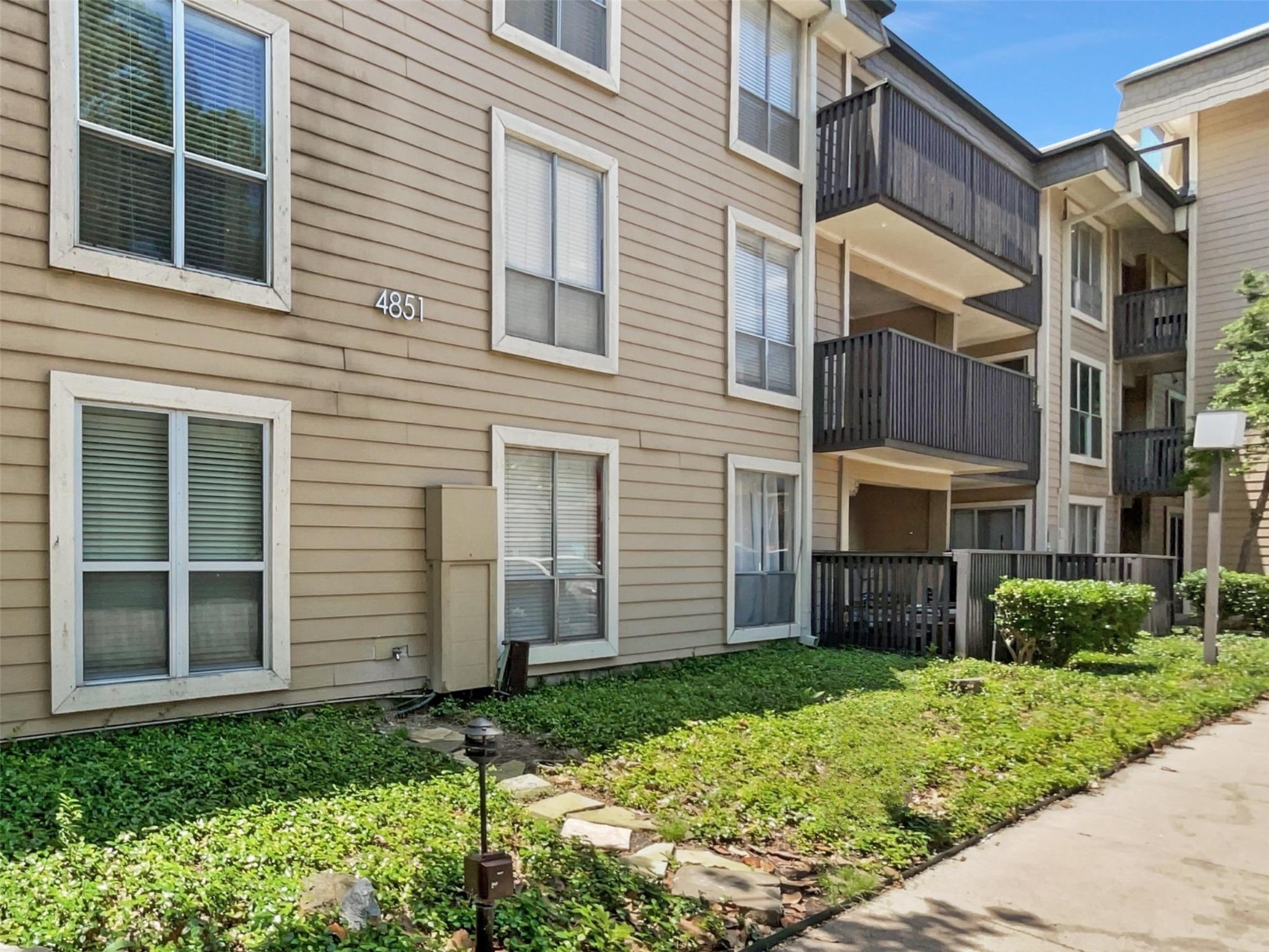 4851 Cedar Springs Road Dallas TX 75219