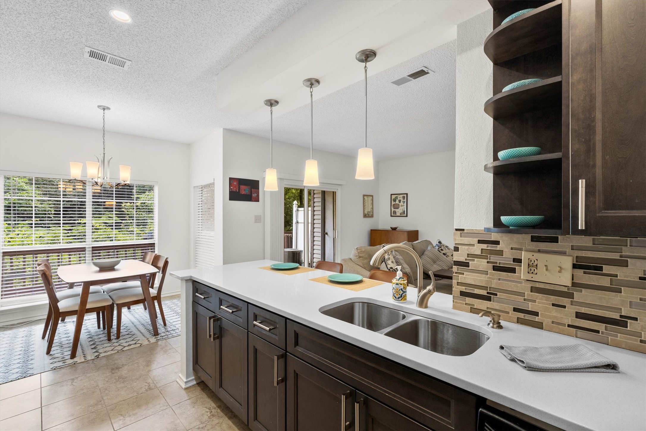 2506 Wedglea Drive Dallas TX 75211