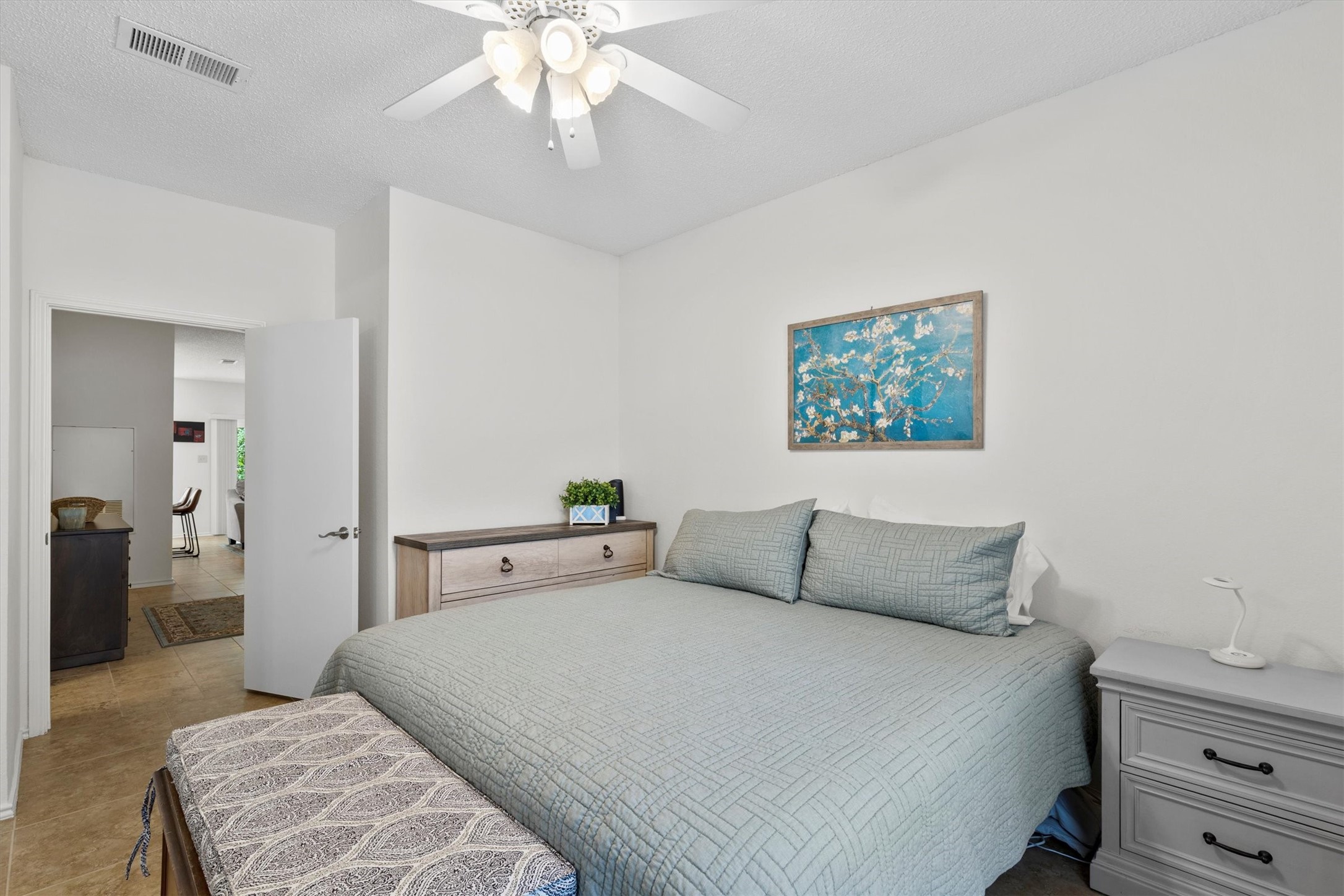 2506 Wedglea Drive Dallas TX 75211