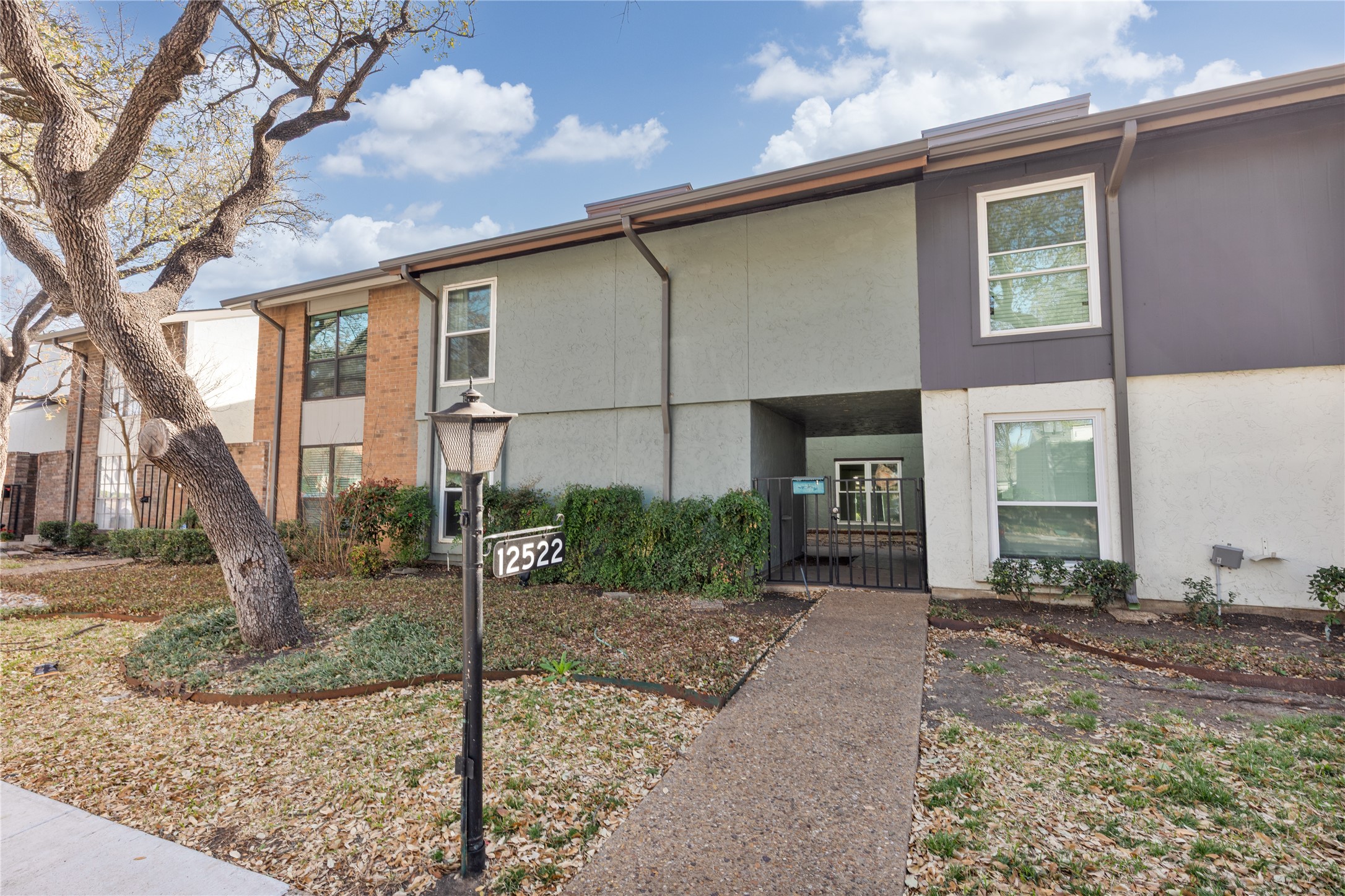 12522 Burninglog Lane Dallas TX 75243