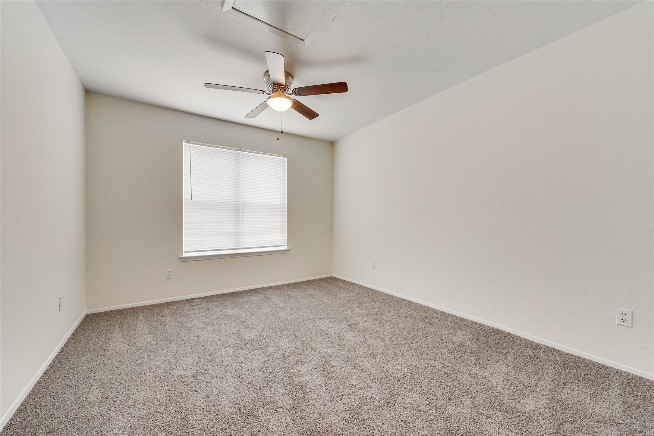 7492 E Northwest Highway Dallas TX 75231