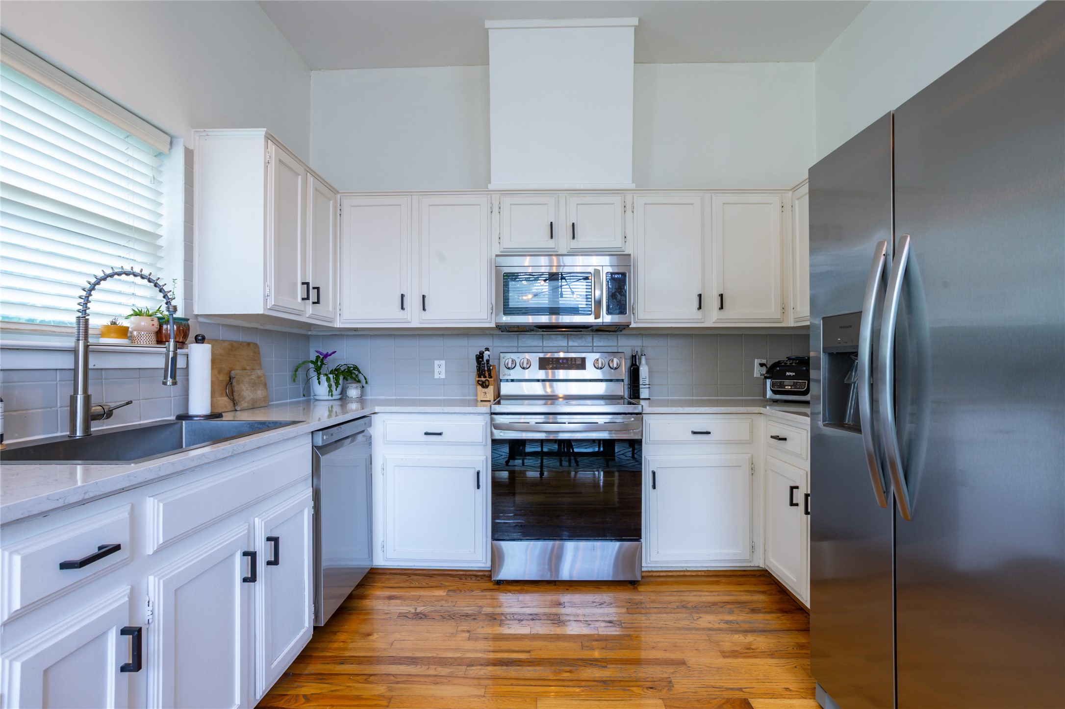 4030 Holland Avenue Dallas TX 75219