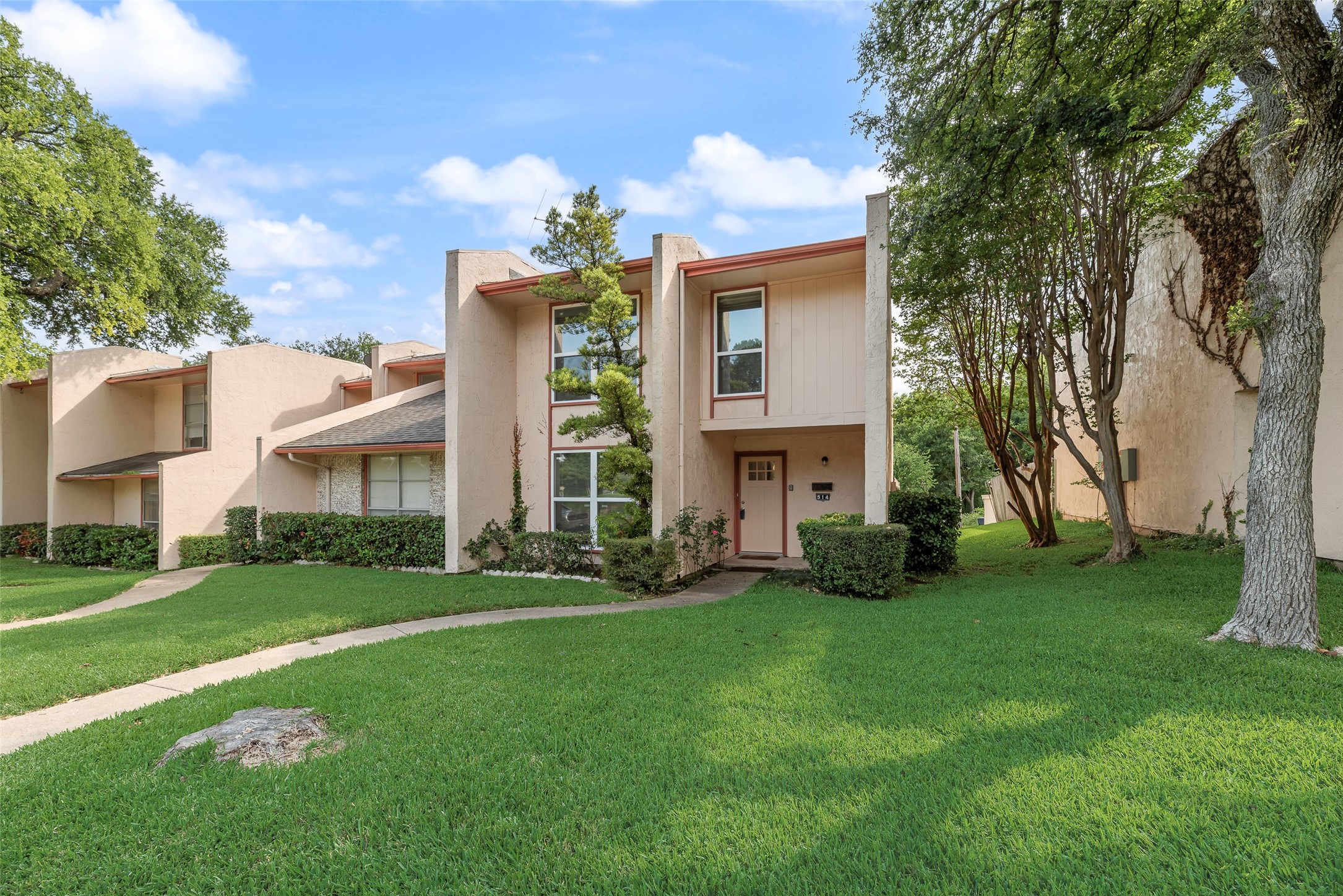514 Valley Park Drive Garland TX 75043