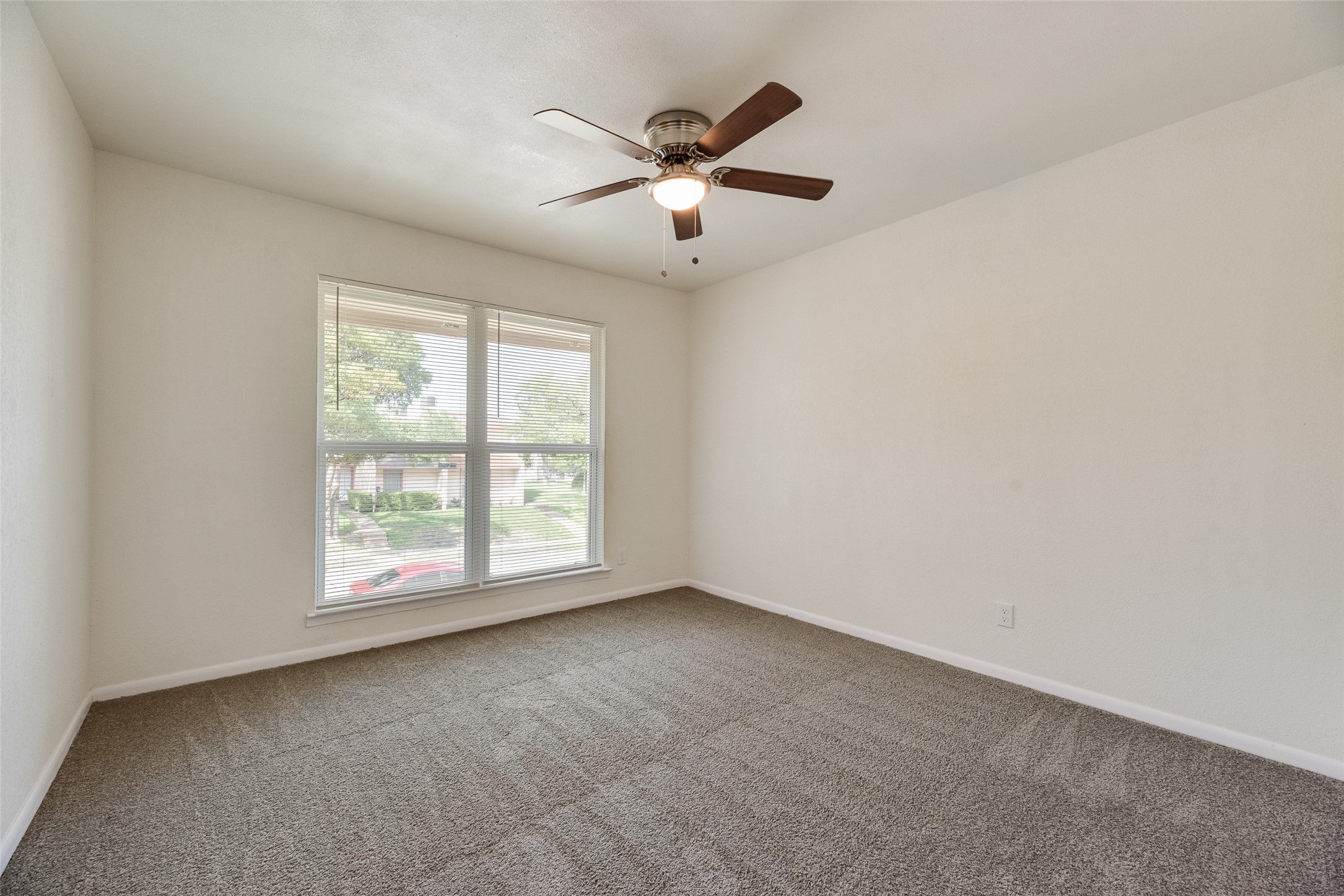 514 Valley Park Drive Garland TX 75043