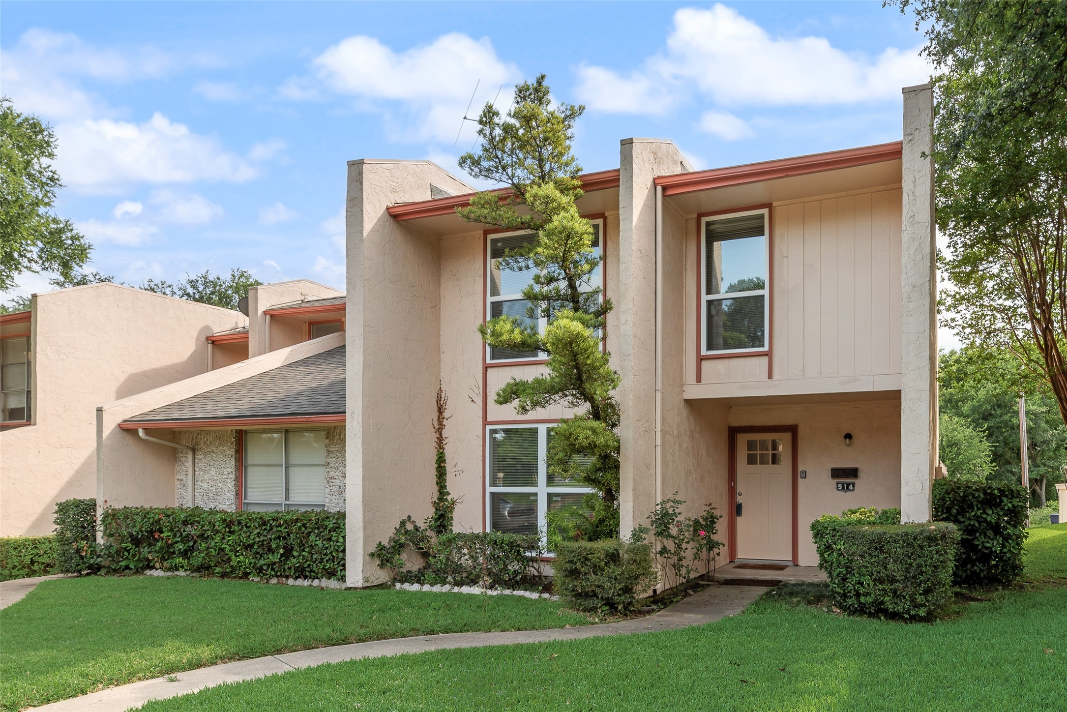 514 Valley Park Drive Garland TX 75043